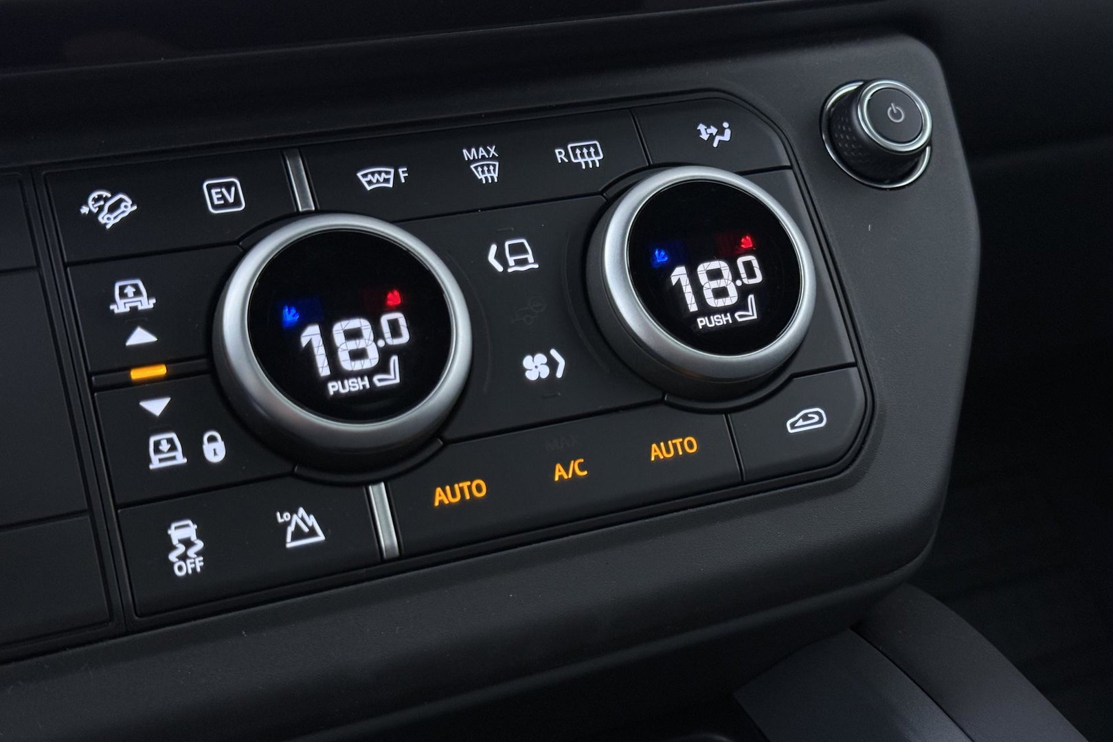 Land Rover Defender 2.0 P300e 110 X-Dynamic SE | FACELIFT | ACC | Panoramadak | ClearSight | Stoel+Stuurverwarming | Trekhaak