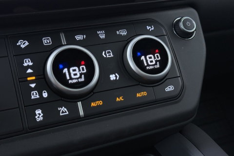 Land Rover Defender 2.0 P300e 110 X-Dynamic SE | FACELIFT | ACC | Panoramadak | ClearSight | Stoel+Stuurverwarming | Trekhaak