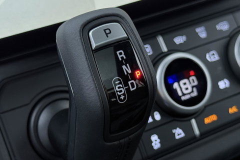 Land Rover Defender 2.0 P300e 110 X-Dynamic SE | FACELIFT | ACC | Panoramadak | ClearSight | Stoel+Stuurverwarming | Trekhaak
