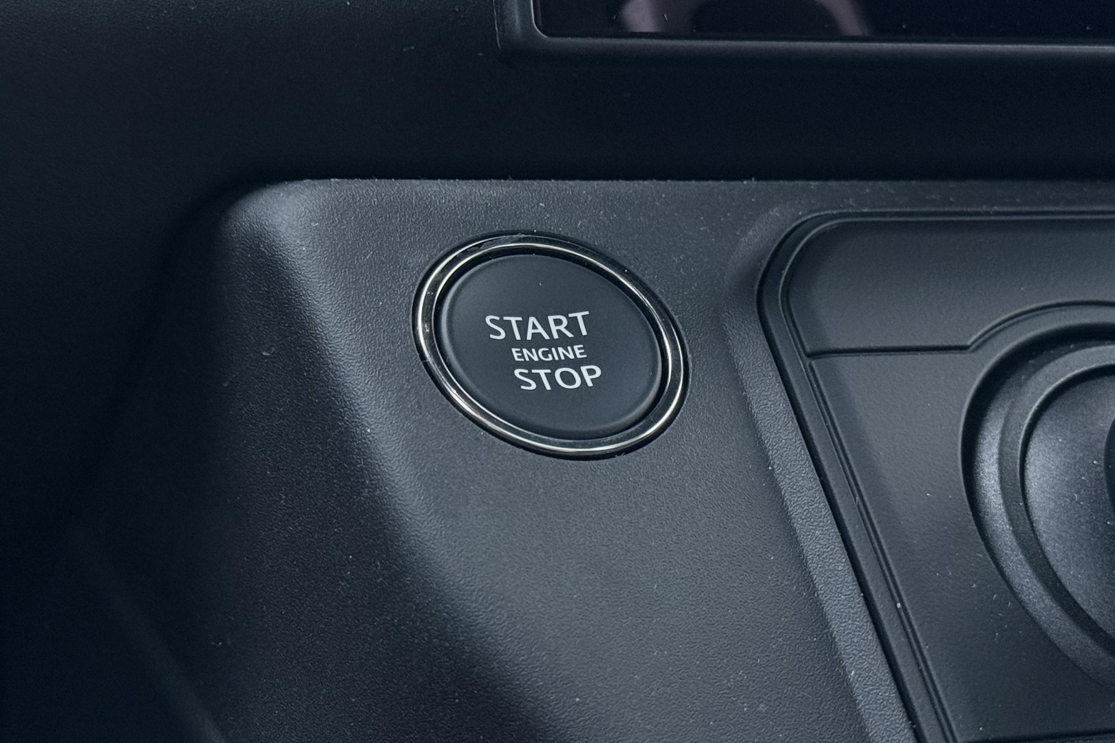 Land Rover Defender 2.0 P300e 110 X-Dynamic SE | FACELIFT | ACC | Panoramadak | ClearSight | Stoel+Stuurverwarming | Trekhaak