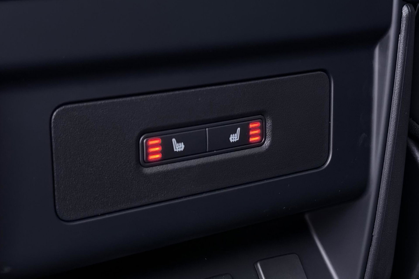 Land Rover Defender 2.0 P300e 110 X-Dynamic SE | FACELIFT | ACC | Panoramadak | ClearSight | Stoel+Stuurverwarming | Trekhaak
