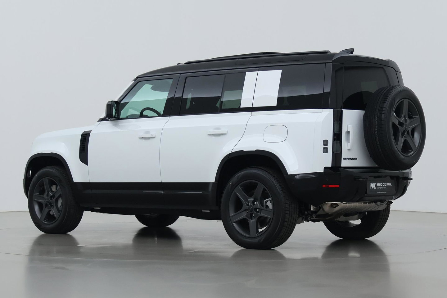 Land Rover Defender 2.0 P300e 110 X-Dynamic SE | FACELIFT | ACC | Panoramadak | ClearSight | Stoel+Stuurverwarming | Trekhaak