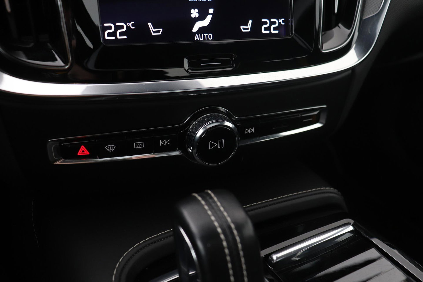 Volvo S60 T8 AWD Polestar Engineered | Schuif-/kanteldak | 20 inch | Bowers & Wilkins | Head-Up | 360 Camera | Stoel+Stuurverwarming