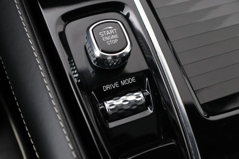 Volvo S60 T8 AWD Polestar Engineered | Schuif-/kanteldak | 20 inch | Bowers & Wilkins | Head-Up | 360 Camera | Stoel+Stuurverwarming