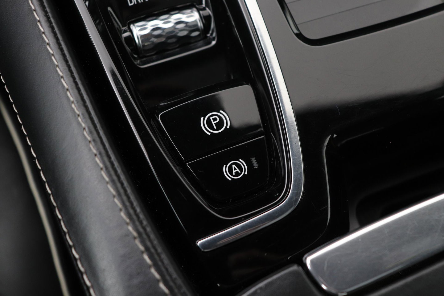 Volvo S60 T8 AWD Polestar Engineered | Schuif-/kanteldak | 20 inch | Bowers & Wilkins | Head-Up | 360 Camera | Stoel+Stuurverwarming