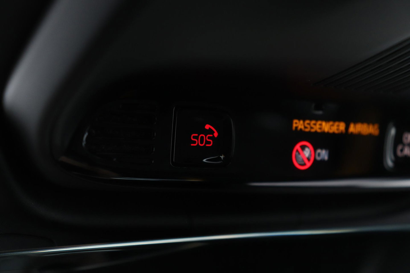Volvo S60 T8 AWD Polestar Engineered | Schuif-/kanteldak | 20 inch | Bowers & Wilkins | Head-Up | 360 Camera | Stoel+Stuurverwarming