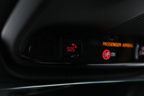 Volvo S60 T8 AWD Polestar Engineered | Schuif-/kanteldak | 20 inch | Bowers & Wilkins | Head-Up | 360 Camera | Stoel+Stuurverwarming