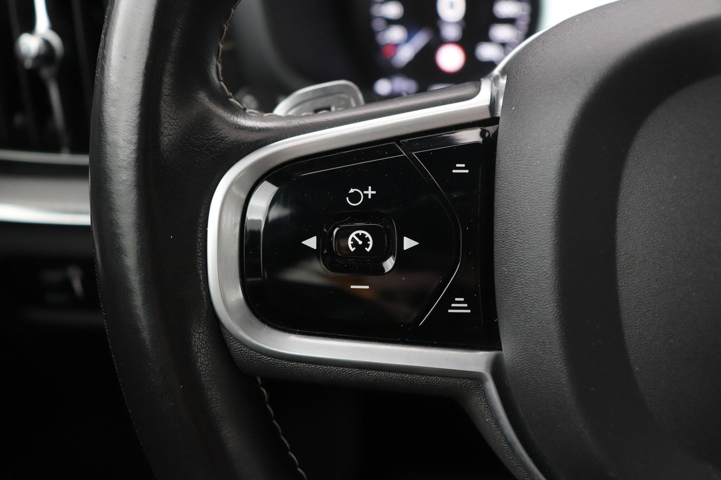 Volvo S60 T8 AWD Polestar Engineered | Schuif-/kanteldak | 20 inch | Bowers & Wilkins | Head-Up | 360 Camera | Stoel+Stuurverwarming