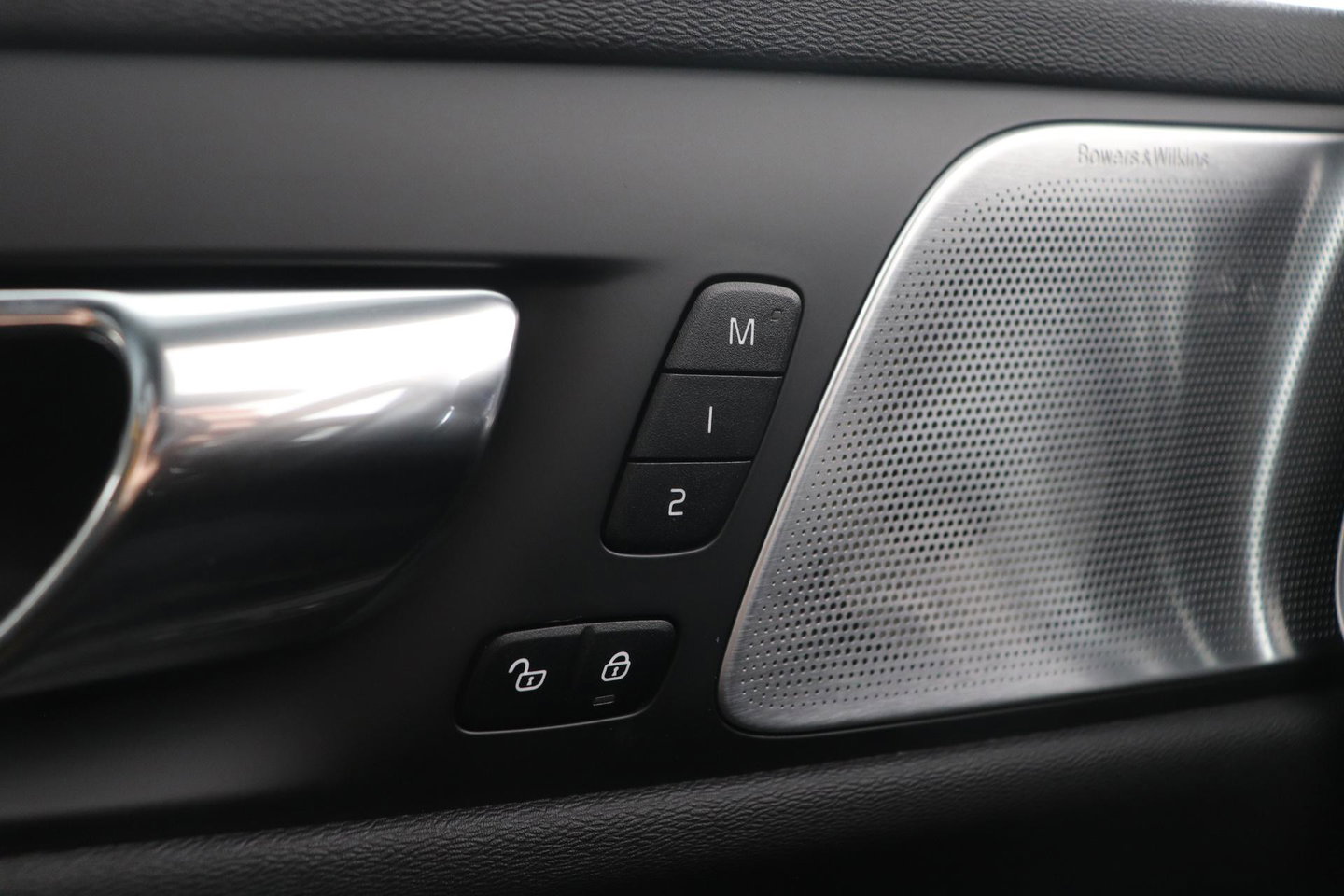 Volvo S60 T8 AWD Polestar Engineered | Schuif-/kanteldak | 20 inch | Bowers & Wilkins | Head-Up | 360 Camera | Stoel+Stuurverwarming