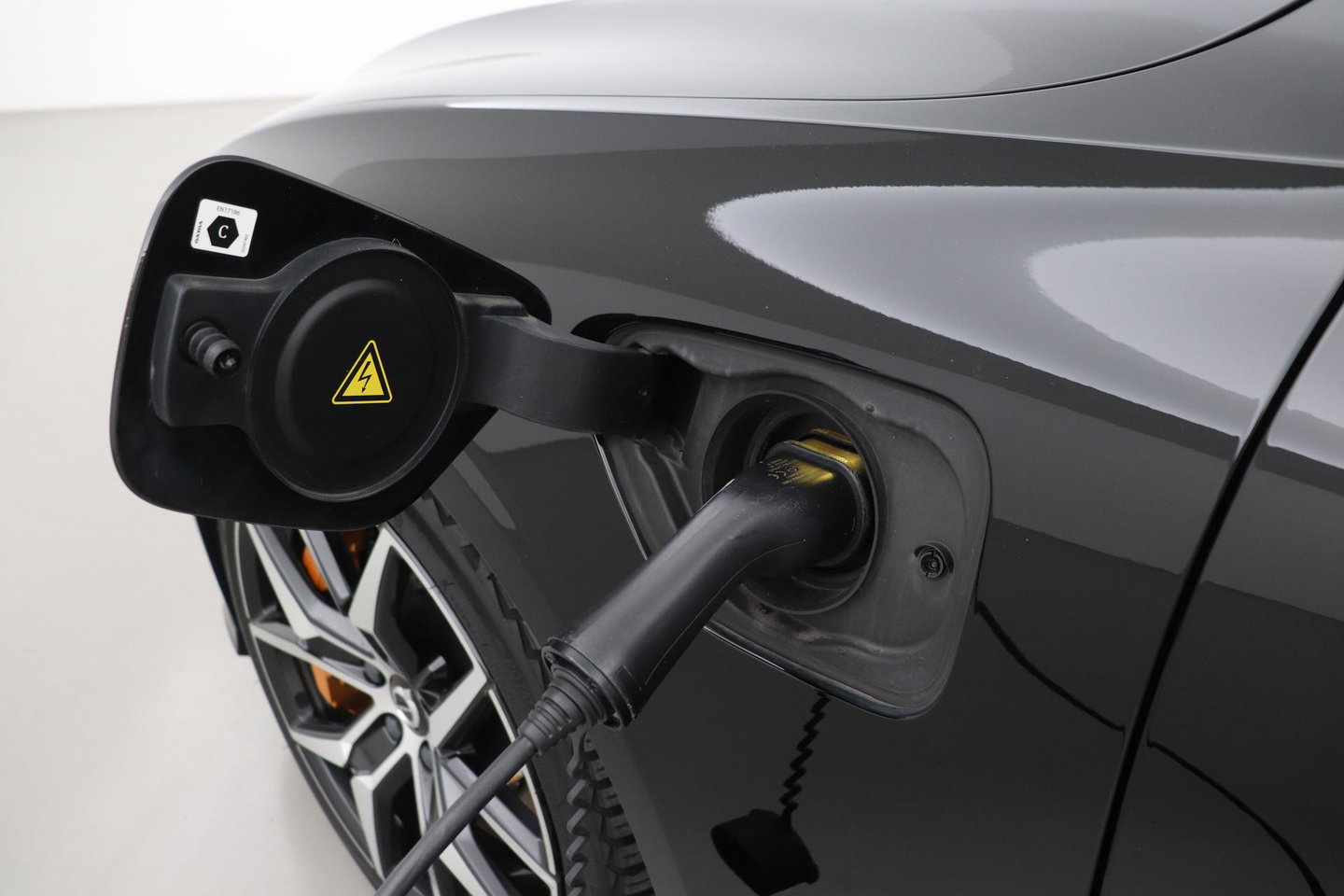 Volvo S60 T8 AWD Polestar Engineered | Schuif-/kanteldak | 20 inch | Bowers & Wilkins | Head-Up | 360 Camera | Stoel+Stuurverwarming