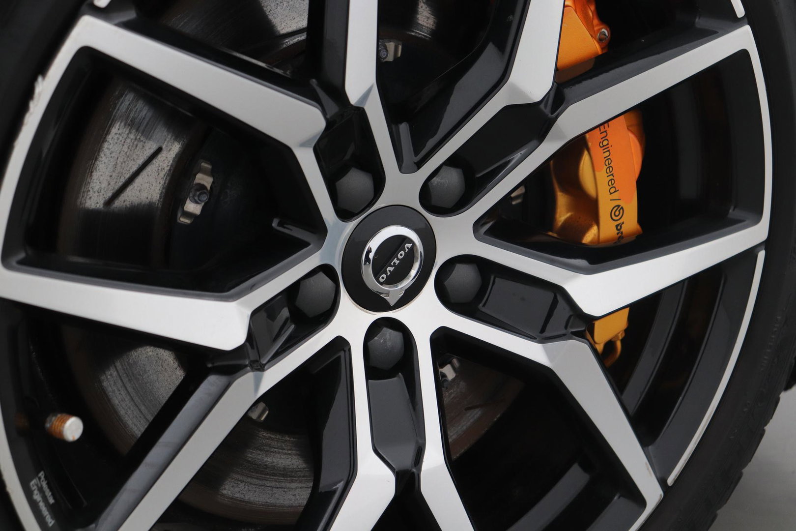 Volvo S60 T8 AWD Polestar Engineered | Schuif-/kanteldak | 20 inch | Bowers & Wilkins | Head-Up | 360 Camera | Stoel+Stuurverwarming