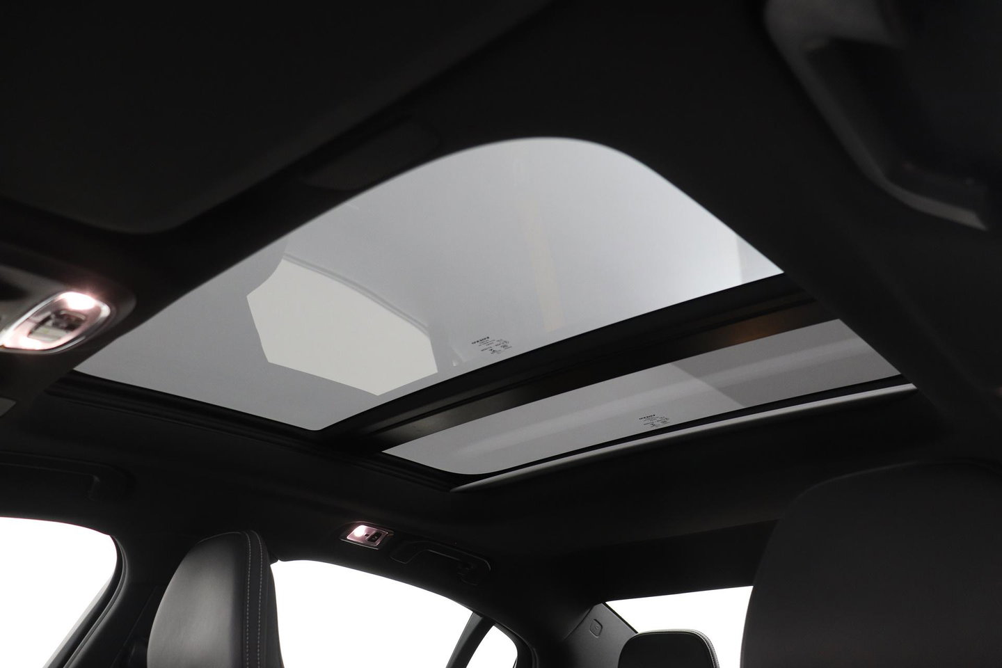 Volvo S60 T8 AWD Polestar Engineered | Schuif-/kanteldak | 20 inch | Bowers & Wilkins | Head-Up | 360 Camera | Stoel+Stuurverwarming
