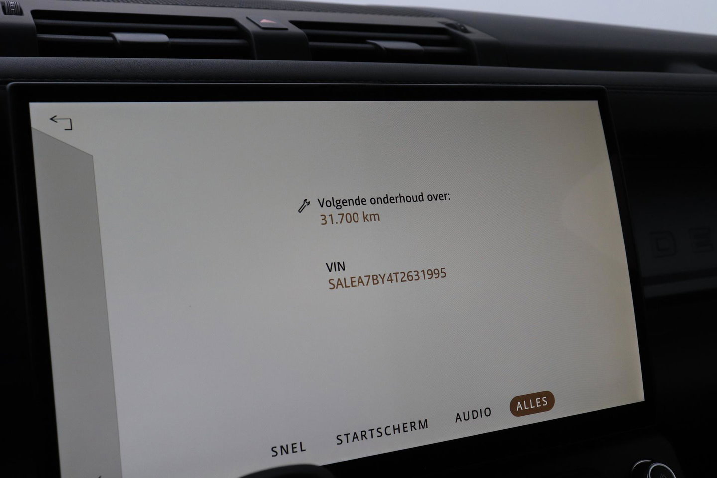 Land Rover Defender 2.0 P300e 110 X | FACELIFT | Explorer Pack | ClearSight | Meridian Surround | Trekhaak | Luchtvering | Koelbox | Panoramadak