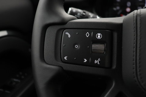 Land Rover Defender 2.0 P300e 110 X | FACELIFT | Explorer Pack | ClearSight | Meridian Surround | Trekhaak | Luchtvering | Koelbox | Panoramadak