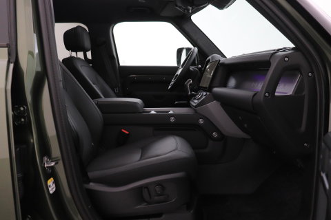 Land Rover Defender 2.0 P300e 110 X | FACELIFT | Explorer Pack | ClearSight | Meridian Surround | Trekhaak | Luchtvering | Koelbox | Panoramadak