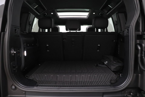 Land Rover Defender 2.0 P300e 110 X | FACELIFT | Explorer Pack | ClearSight | Meridian Surround | Trekhaak | Luchtvering | Koelbox | Panoramadak