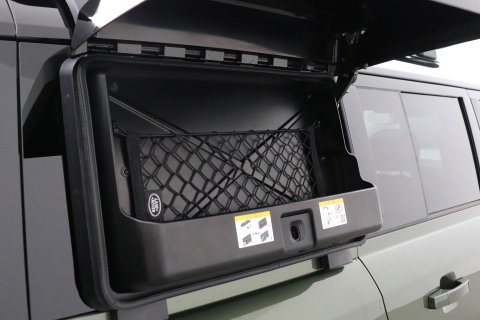 Land Rover Defender 2.0 P300e 110 X | FACELIFT | Explorer Pack | ClearSight | Meridian Surround | Trekhaak | Luchtvering | Koelbox | Panoramadak