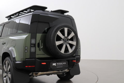 Land Rover Defender 2.0 P300e 110 X | FACELIFT | Explorer Pack | ClearSight | Meridian Surround | Trekhaak | Luchtvering | Koelbox | Panoramadak