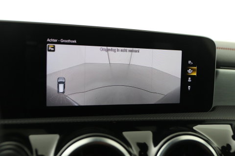 Mercedes-Benz CLA Shooting Brake 180 Advantage | Camera | PDC V+A | Stoelverwarming | Getint Glas | 18 Inch