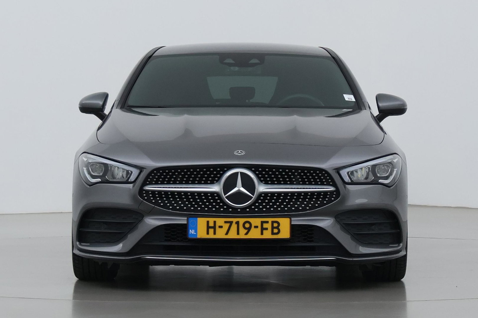Mercedes-Benz CLA Shooting Brake 180 Advantage | Camera | PDC V+A | Stoelverwarming | Getint Glas | 18 Inch