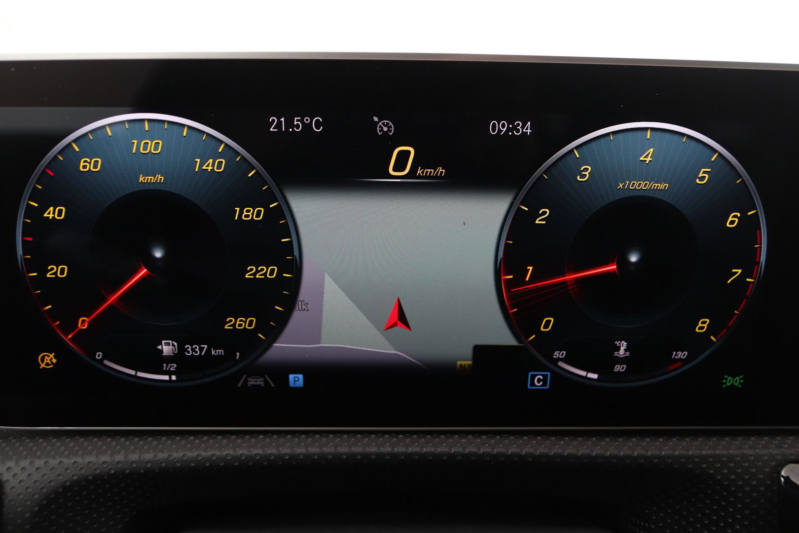 Mercedes-Benz CLA Shooting Brake 180 Advantage | Camera | PDC V+A | Stoelverwarming | Getint Glas | 18 Inch