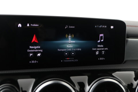 Mercedes-Benz CLA Shooting Brake 180 Advantage | Camera | PDC V+A | Stoelverwarming | Getint Glas | 18 Inch