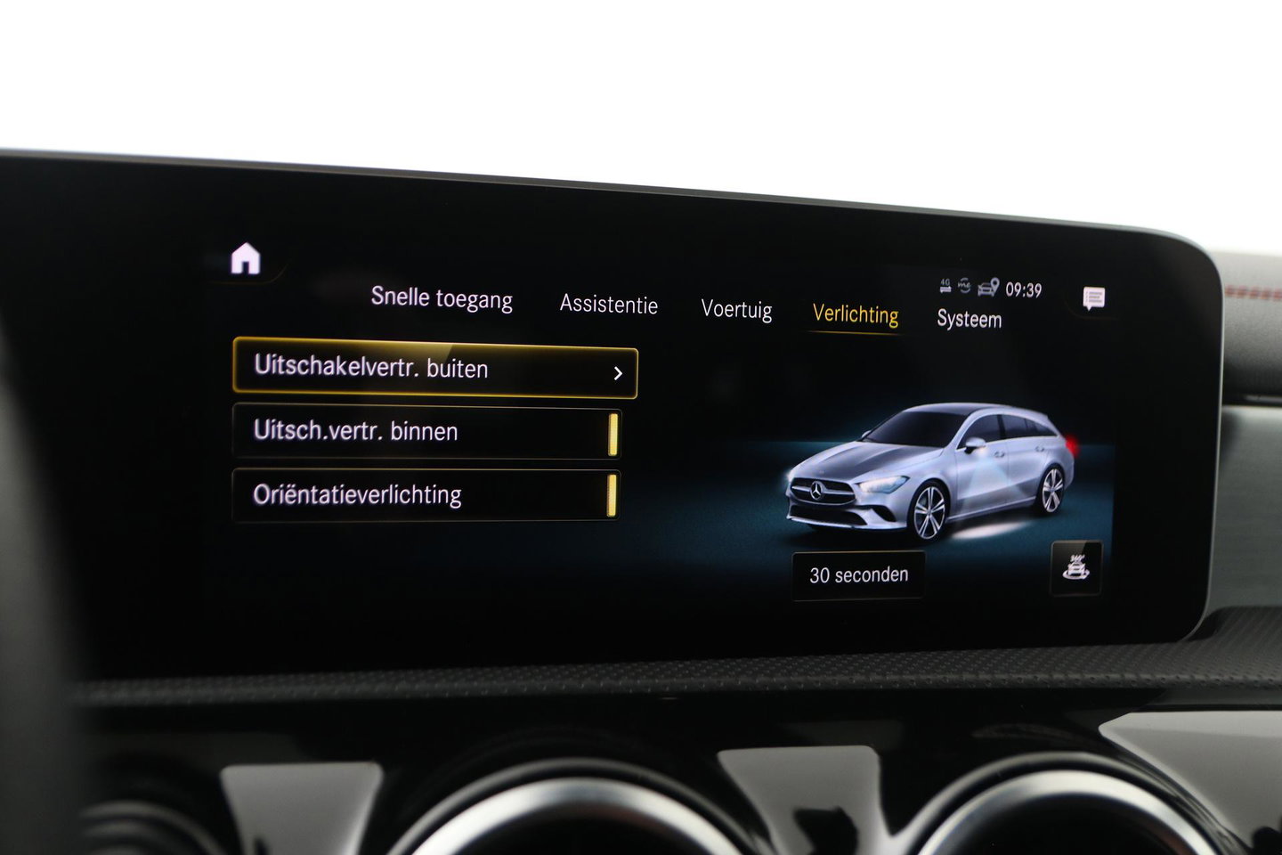 Mercedes-Benz CLA Shooting Brake 180 Advantage | Camera | PDC V+A | Stoelverwarming | Getint Glas | 18 Inch