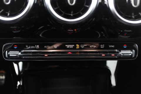 Mercedes-Benz CLA Shooting Brake 180 Advantage | Camera | PDC V+A | Stoelverwarming | Getint Glas | 18 Inch