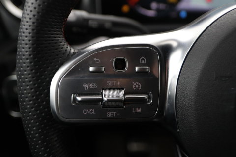 Mercedes-Benz CLA Shooting Brake 180 Advantage | Camera | PDC V+A | Stoelverwarming | Getint Glas | 18 Inch