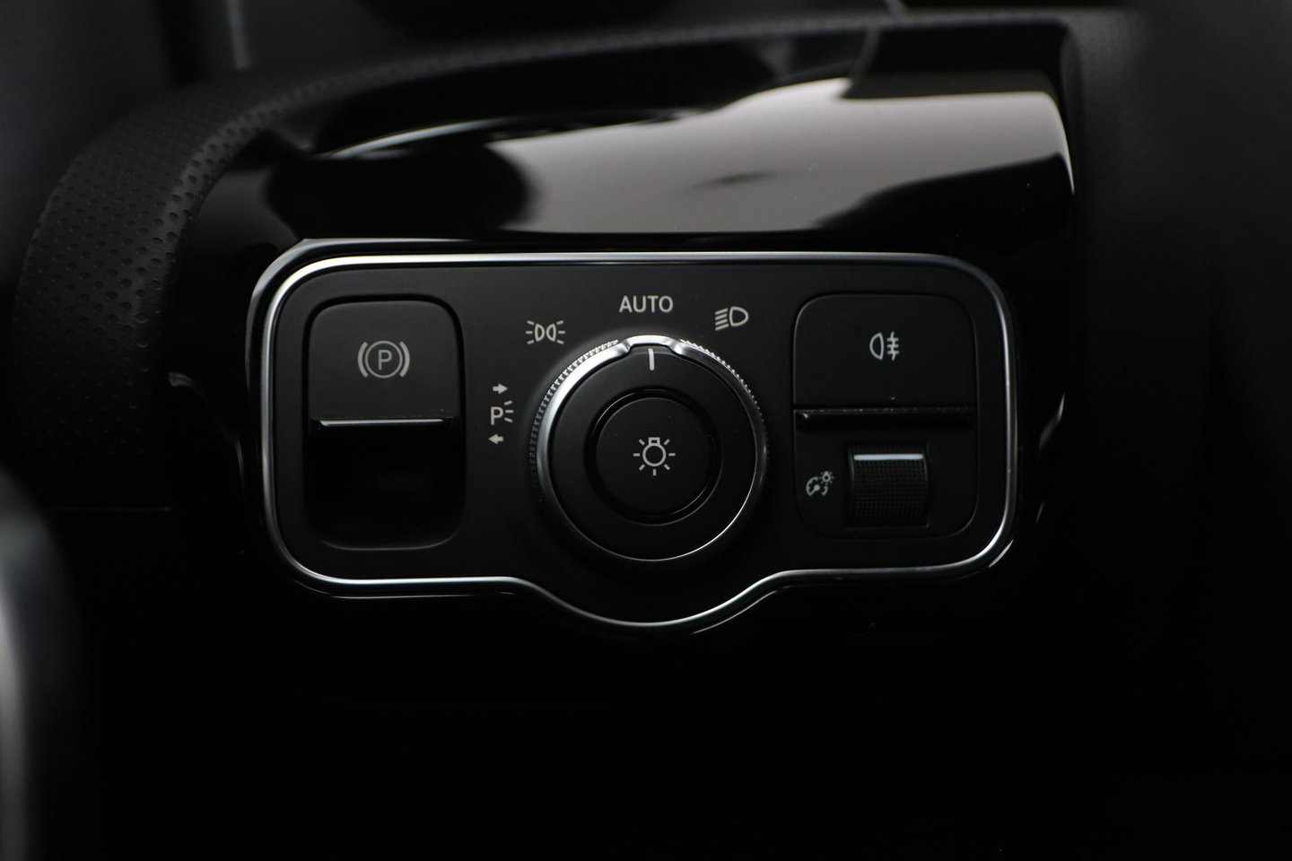 Mercedes-Benz CLA Shooting Brake 180 Advantage | Camera | PDC V+A | Stoelverwarming | Getint Glas | 18 Inch