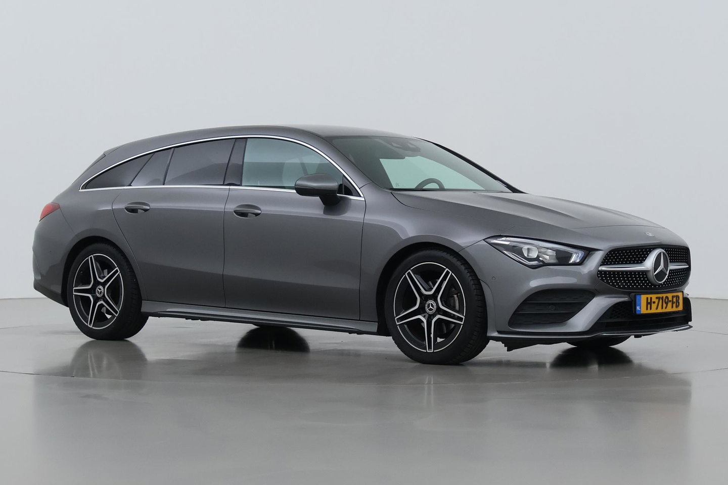 Mercedes-Benz CLA Shooting Brake 180 Advantage | Camera | PDC V+A | Stoelverwarming | Getint Glas | 18 Inch