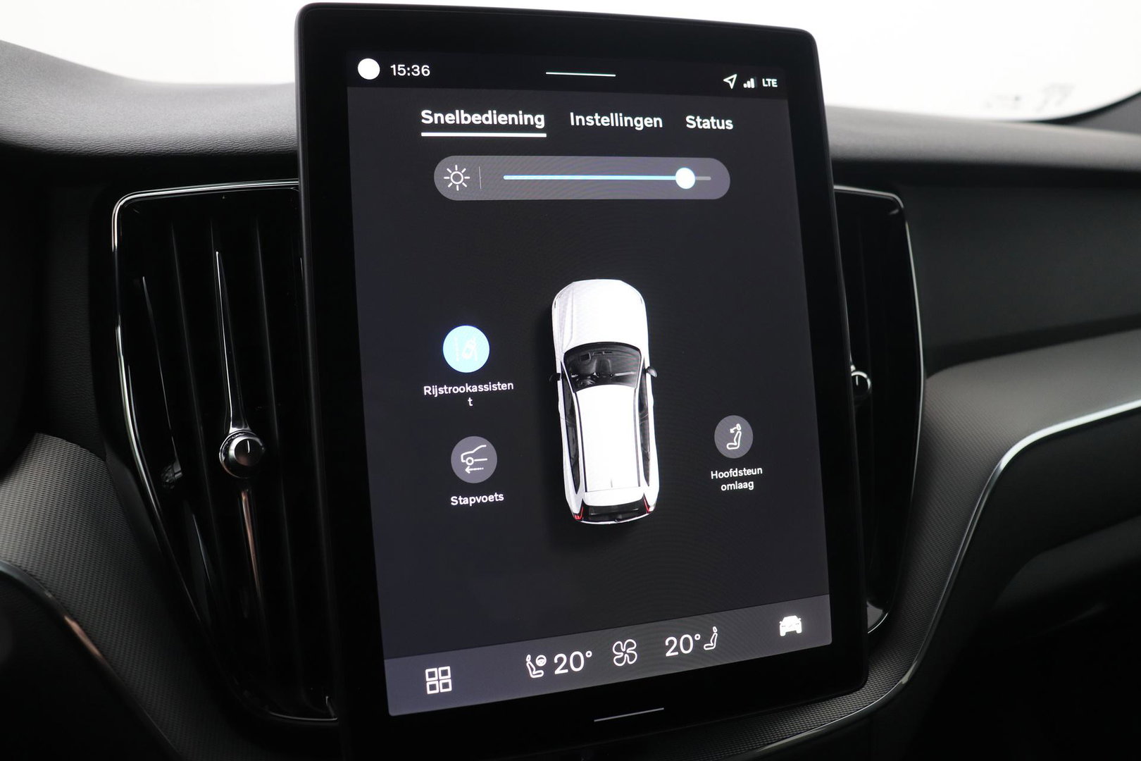 Volvo XC60 T8 Plug-in hybrid Plus Black Edition | FACELIFT | 360° Camera | harman/kardon | ACC | Stoel+Stuurverwarming | BLIS