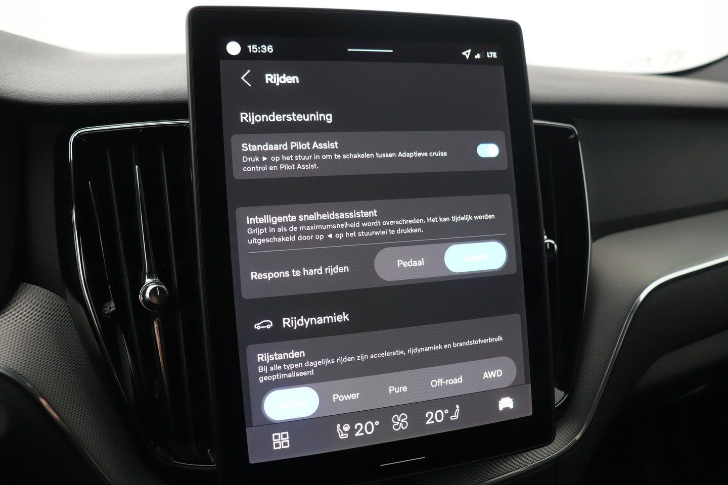 Volvo XC60 T8 Plug-in hybrid Plus Black Edition | FACELIFT | 360° Camera | harman/kardon | ACC | Stoel+Stuurverwarming | BLIS