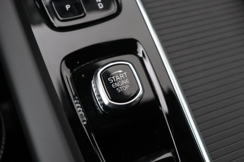 Volvo XC60 T8 Plug-in hybrid Plus Black Edition | FACELIFT | 360° Camera | harman/kardon | ACC | Stoel+Stuurverwarming | BLIS