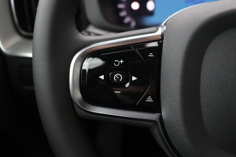 Volvo XC60 T8 Plug-in hybrid Plus Black Edition | FACELIFT | 360° Camera | harman/kardon | ACC | Stoel+Stuurverwarming | BLIS