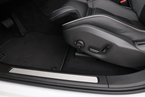Volvo XC60 T8 Plug-in hybrid Plus Black Edition | FACELIFT | 360° Camera | harman/kardon | ACC | Stoel+Stuurverwarming | BLIS
