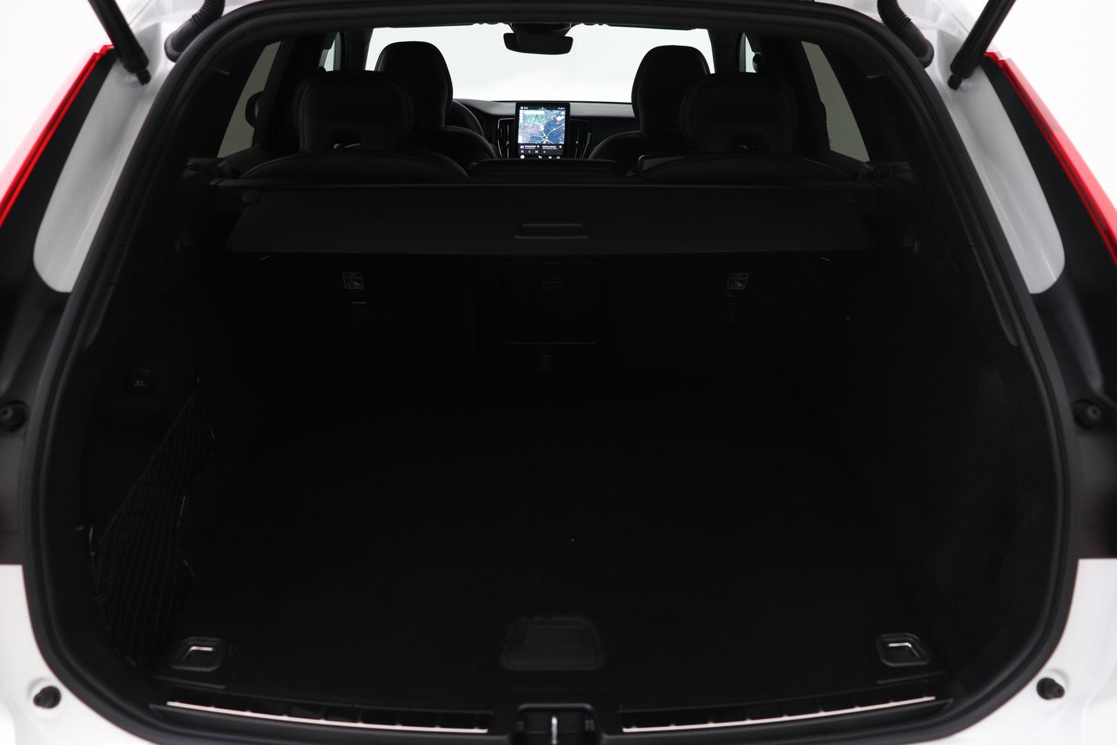 Volvo XC60 T8 Plug-in hybrid Plus Black Edition | FACELIFT | 360° Camera | harman/kardon | ACC | Stoel+Stuurverwarming | BLIS