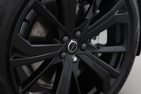 Volvo XC60 T8 Plug-in hybrid Plus Black Edition | FACELIFT | 360° Camera | harman/kardon | ACC | Stoel+Stuurverwarming | BLIS
