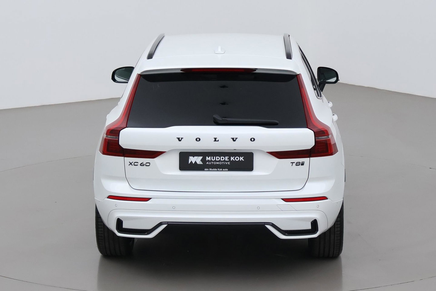 Volvo XC60 T8 Plug-in hybrid Plus Black Edition | FACELIFT | 360° Camera | harman/kardon | ACC | Stoel+Stuurverwarming | BLIS
