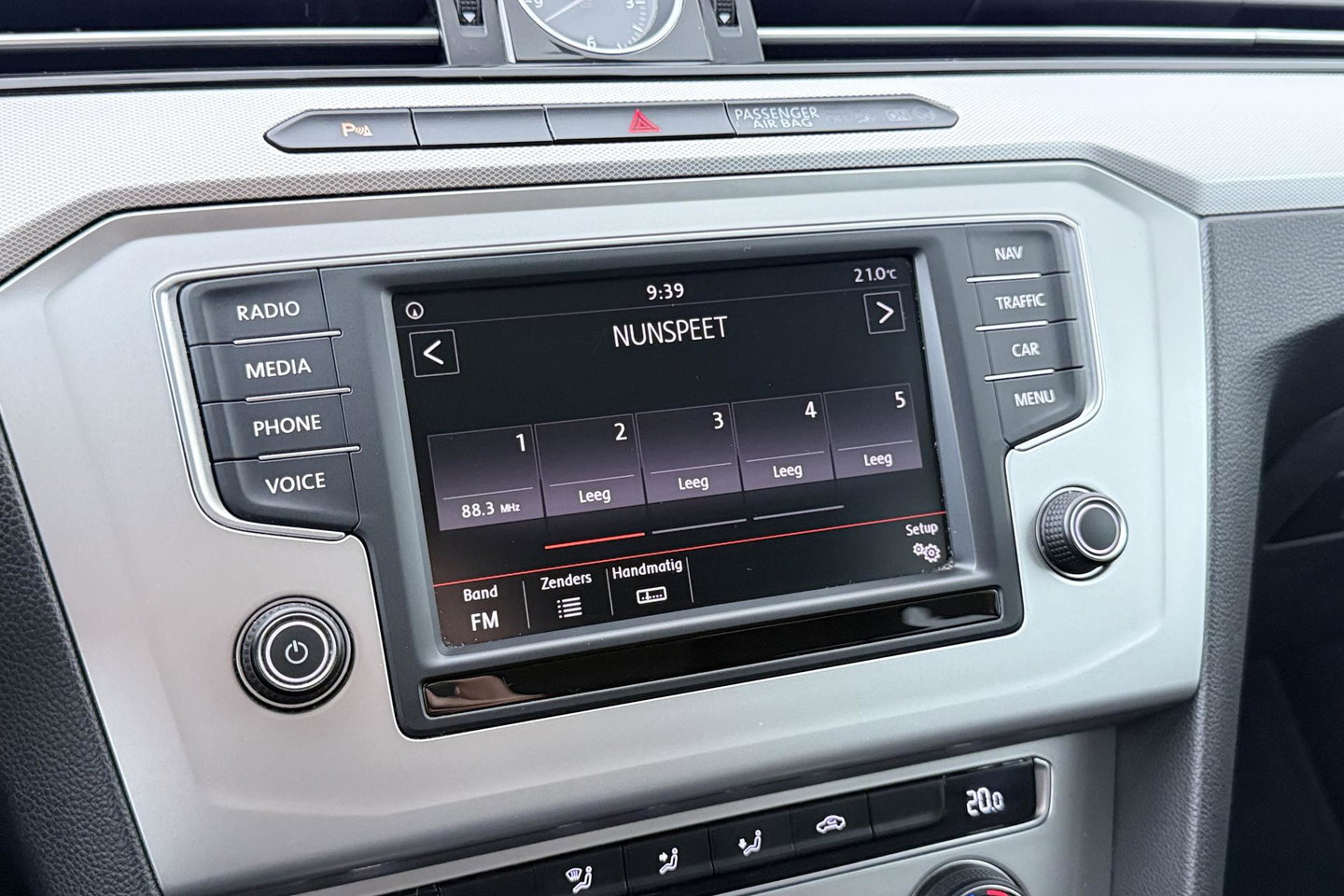 Volkswagen Passat Variant 1.4 TSI Comfortline | Trekhaak | LED | Keyless-Go | 3-Zone Climate | PDC Voor+Achter | Cruise Control