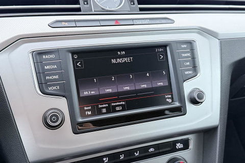 Volkswagen Passat Variant 1.4 TSI Comfortline | Trekhaak | LED | Keyless-Go | 3-Zone Climate | PDC Voor+Achter | Cruise Control