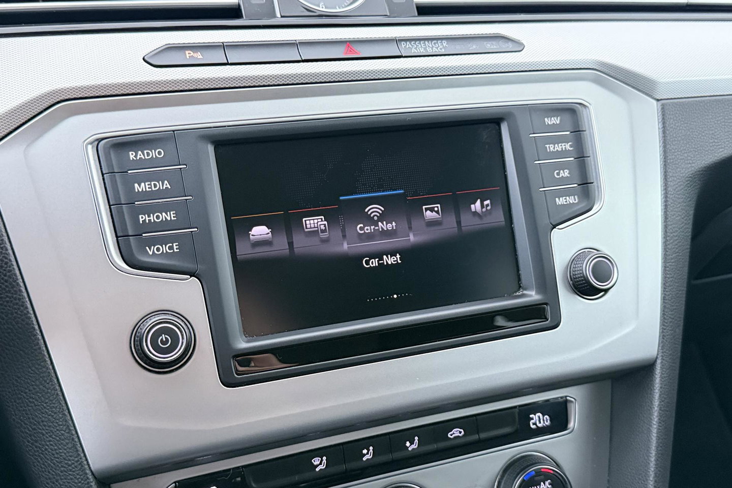 Volkswagen Passat Variant 1.4 TSI Comfortline | Trekhaak | LED | Keyless-Go | 3-Zone Climate | PDC Voor+Achter | Cruise Control