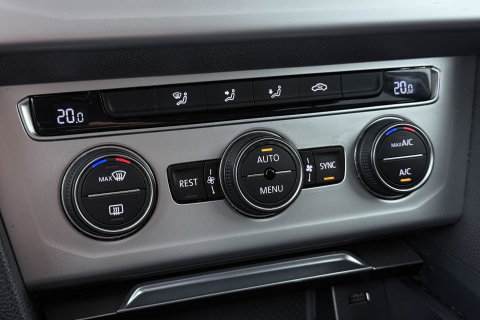Volkswagen Passat Variant 1.4 TSI Comfortline | Trekhaak | LED | Keyless-Go | 3-Zone Climate | PDC Voor+Achter | Cruise Control