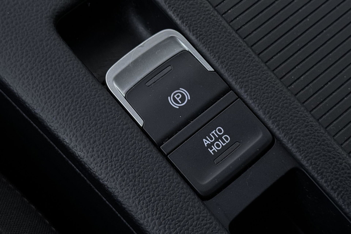Volkswagen Passat Variant 1.4 TSI Comfortline | Trekhaak | LED | Keyless-Go | 3-Zone Climate | PDC Voor+Achter | Cruise Control