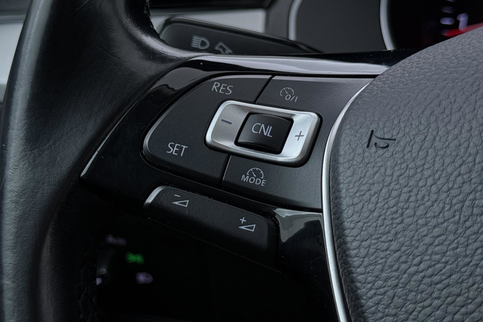 Volkswagen Passat Variant 1.4 TSI Comfortline | Trekhaak | LED | Keyless-Go | 3-Zone Climate | PDC Voor+Achter | Cruise Control