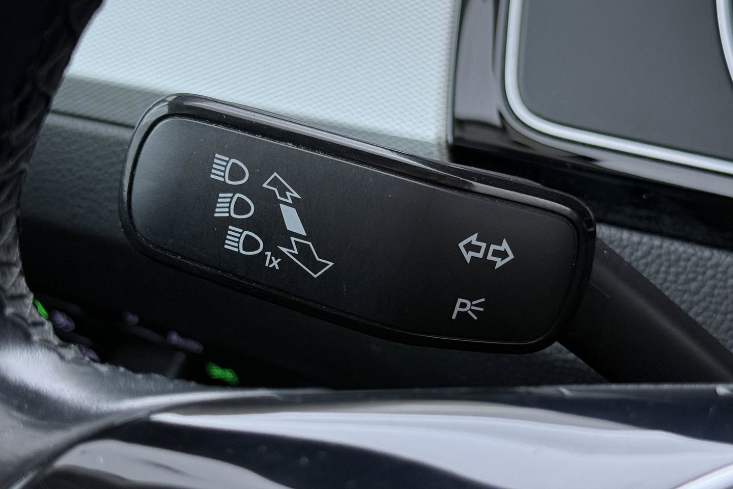 Volkswagen Passat Variant 1.4 TSI Comfortline | Trekhaak | LED | Keyless-Go | 3-Zone Climate | PDC Voor+Achter | Cruise Control