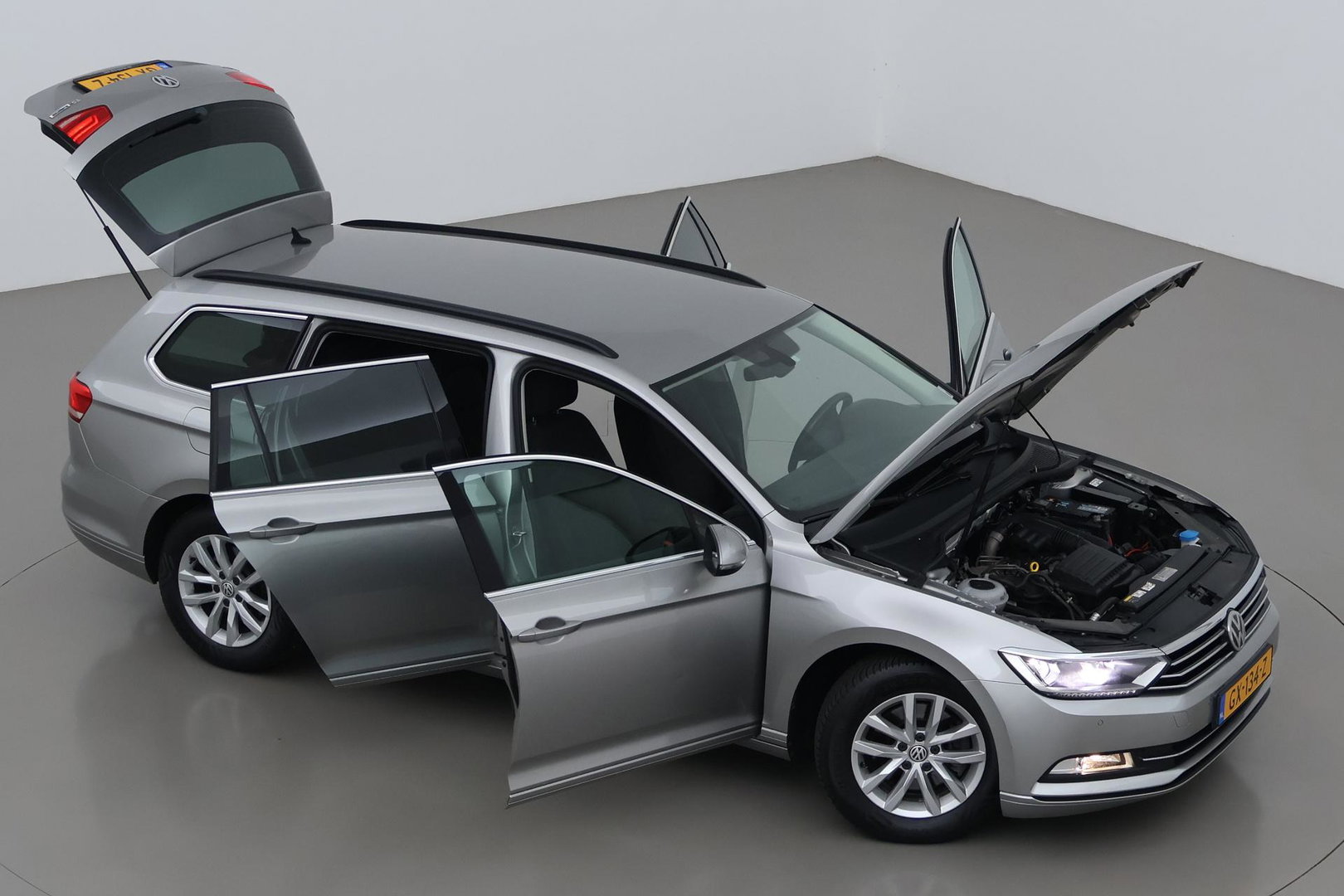 Volkswagen Passat Variant 1.4 TSI Comfortline | Trekhaak | LED | Keyless-Go | 3-Zone Climate | PDC Voor+Achter | Cruise Control
