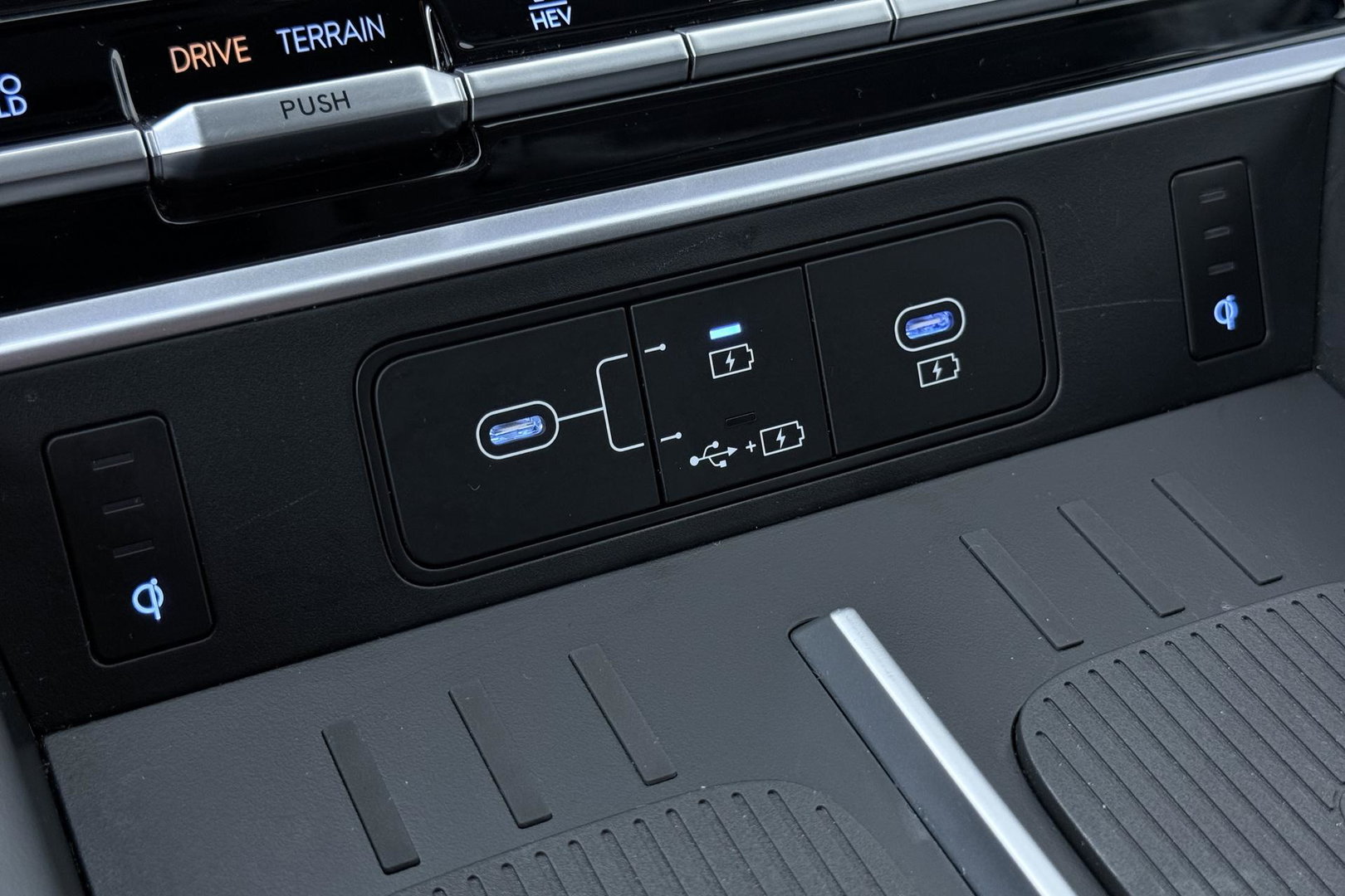 Hyundai Santa Fe 1.6 T-GDI PHEV Black Line 4WD 7p | ACC | Head-Up | Trekhaak | Stoelventilatie | BOSE Audio | 20 Inch