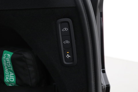 Volvo XC90 T8 Plug-in hybrid Ultra Bright | Bowers&Wilkins | Luchtvering | Massage | 22 Inch | Trekhaak | Head-Up