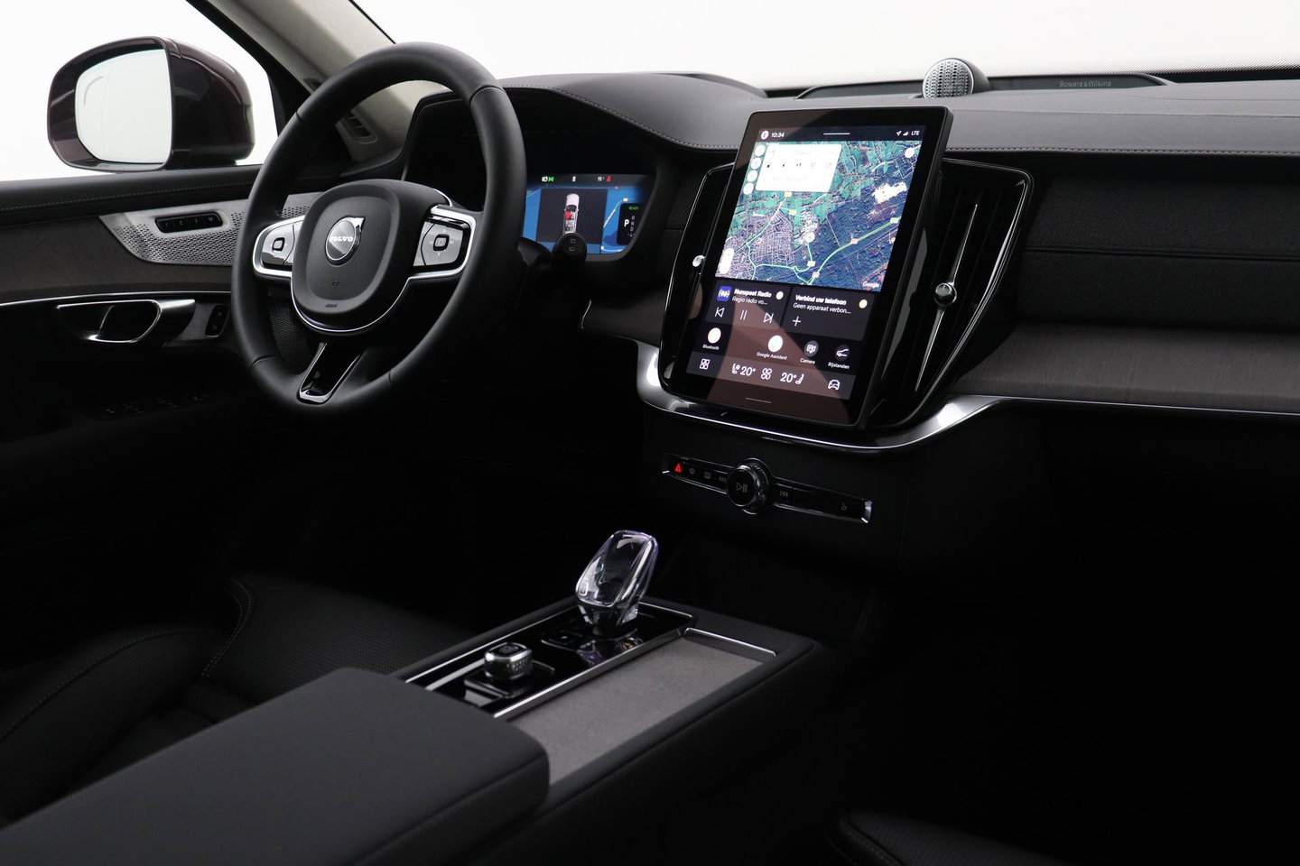 Volvo XC90 T8 Plug-in hybrid Ultra Bright | Bowers&Wilkins | Luchtvering | Massage | 22 Inch | Trekhaak | Head-Up